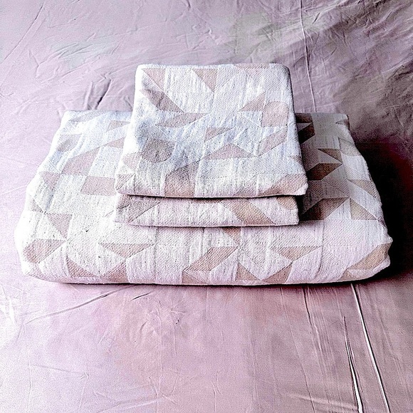 King size Duvet cover set with zipper closure color: white and Tan - Picture 6 of 6